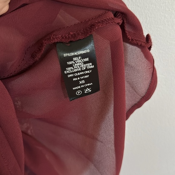 ASTR The Label Red Floral Slip Dress Size xs Lace V-Neck Grunge Whimsigoth - Picture 7 of 7